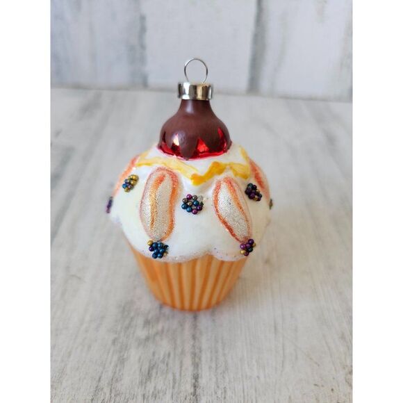 Glass cupcake baker baking ornament Xmas tree vintage - Picture 1 of 8